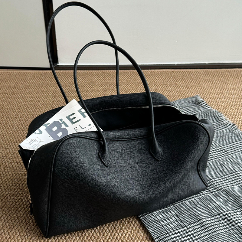 Black Soft Leather Boston Tote - Women Bags 2026 Trends 评论和价格