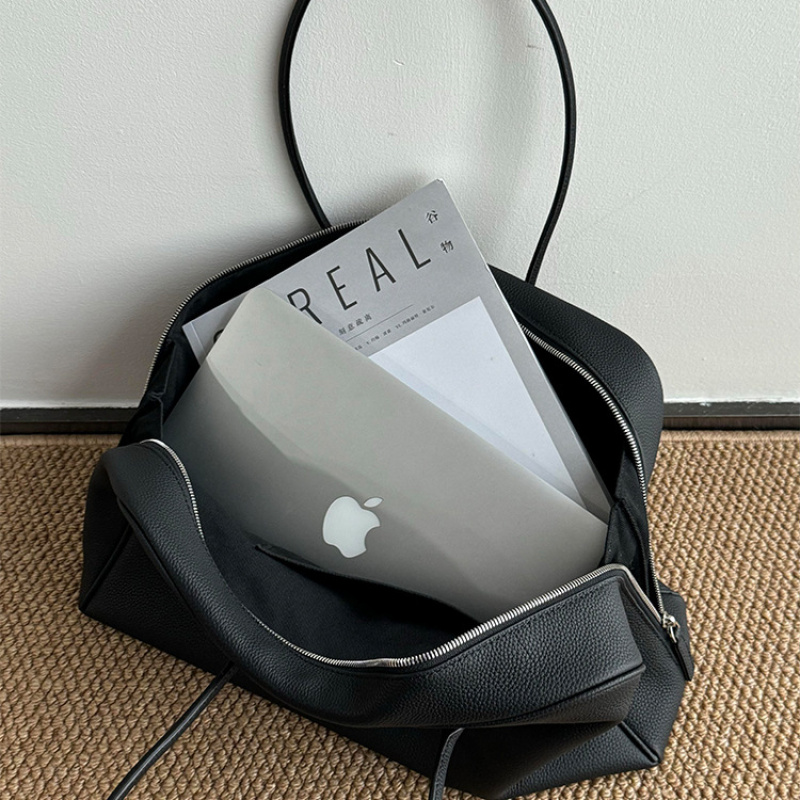 Black Soft Leather Boston Tote - Women Bags 2026 Trends 评论和价格