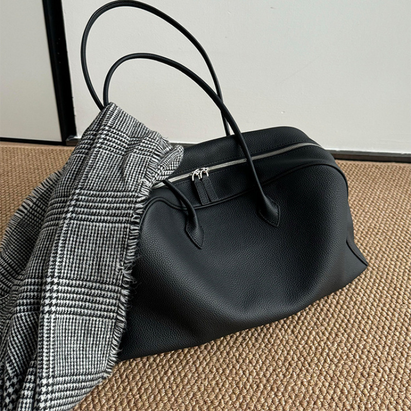 Black Soft Leather Boston Tote - Women Bags 2026 Trends 评论和价格